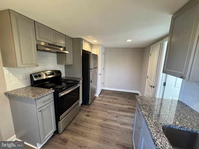 5 MAIN ST, Robbinsville, NJ 08691