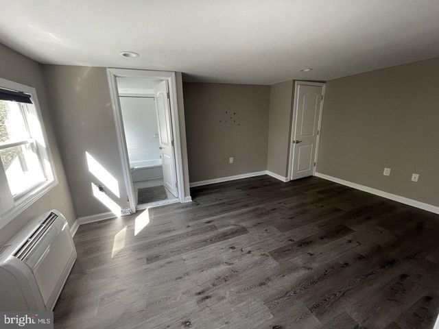 5 MAIN ST, Robbinsville, NJ 08691