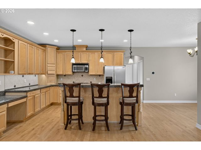 1325 Se DUSTIN Dr, Milwaukie, OR 97267