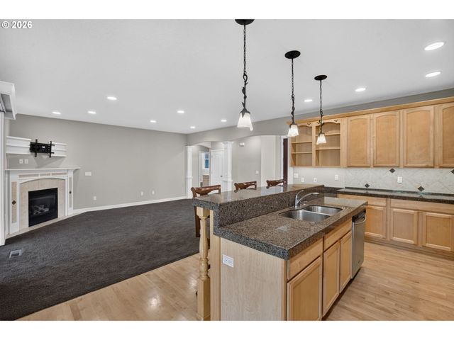 1325 Se DUSTIN Dr, Milwaukie, OR 97267