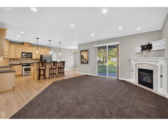 1325 Se DUSTIN Dr, Milwaukie, OR 97267