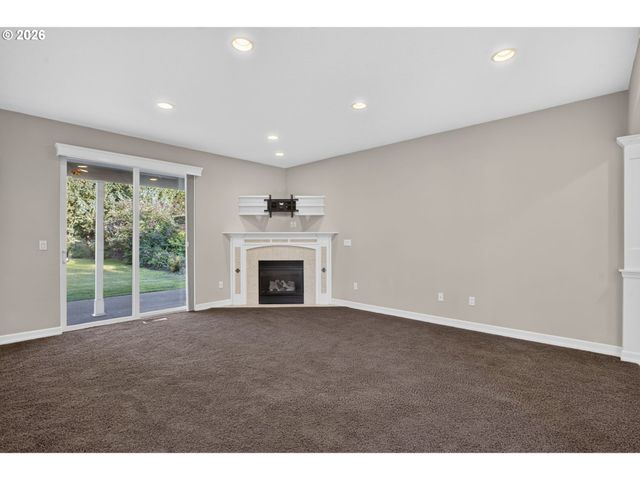 1325 Se DUSTIN Dr, Milwaukie, OR 97267
