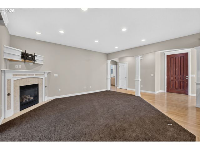 1325 Se DUSTIN Dr, Milwaukie, OR 97267