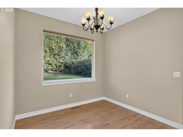 1325 Se DUSTIN Dr, Milwaukie, OR 97267