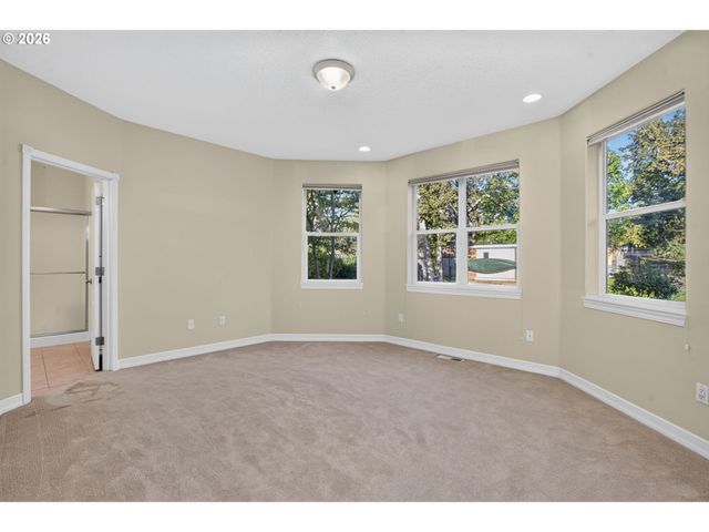 1325 Se DUSTIN Dr, Milwaukie, OR 97267