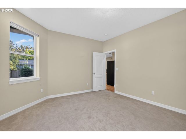 1325 Se DUSTIN Dr, Milwaukie, OR 97267
