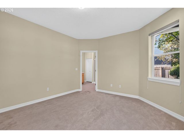 1325 Se DUSTIN Dr, Milwaukie, OR 97267