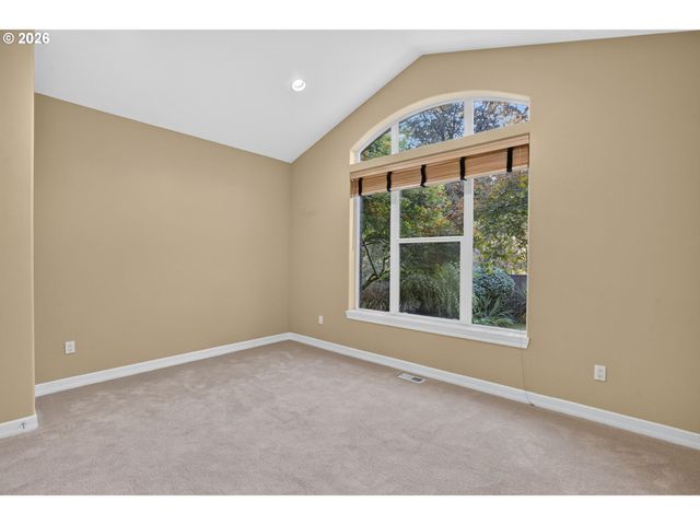 1325 Se DUSTIN Dr, Milwaukie, OR 97267