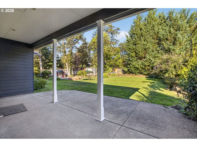 1325 Se DUSTIN Dr, Milwaukie, OR 97267