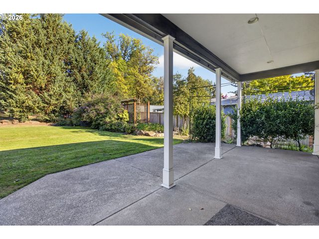 1325 Se DUSTIN Dr, Milwaukie, OR 97267