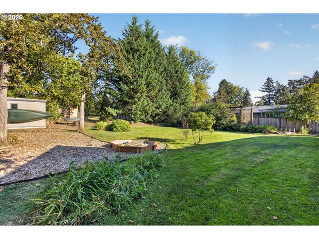 1325 Se DUSTIN Dr, Milwaukie, OR 97267