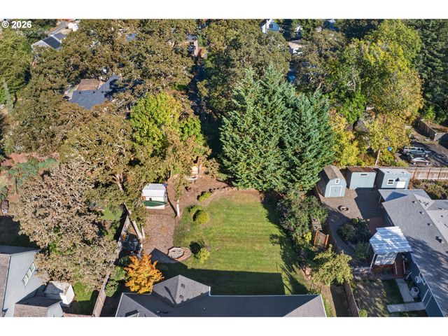 1325 Se DUSTIN Dr, Milwaukie, OR 97267