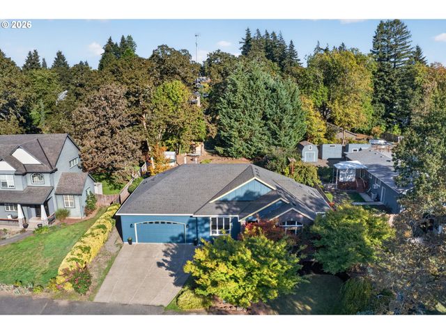 1325 Se DUSTIN Dr, Milwaukie, OR 97267