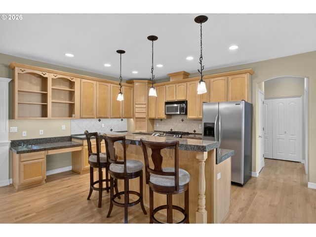 1325 Se DUSTIN Dr, Milwaukie, OR 97267