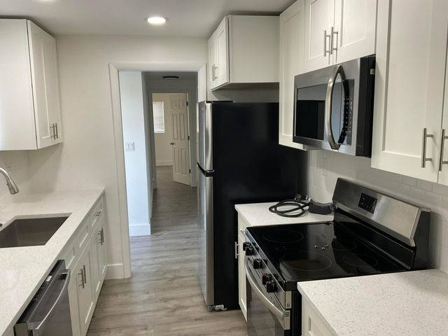 5662 Parke Avenue, West Palm Beach, FL 33407