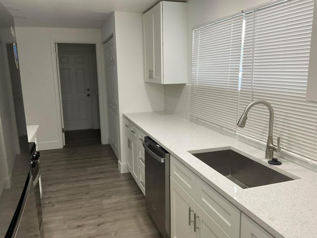 5662 Parke Avenue, West Palm Beach, FL 33407