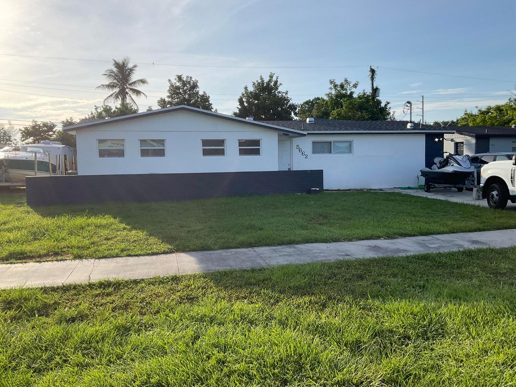 5662 Parke Avenue, West Palm Beach, FL 33407