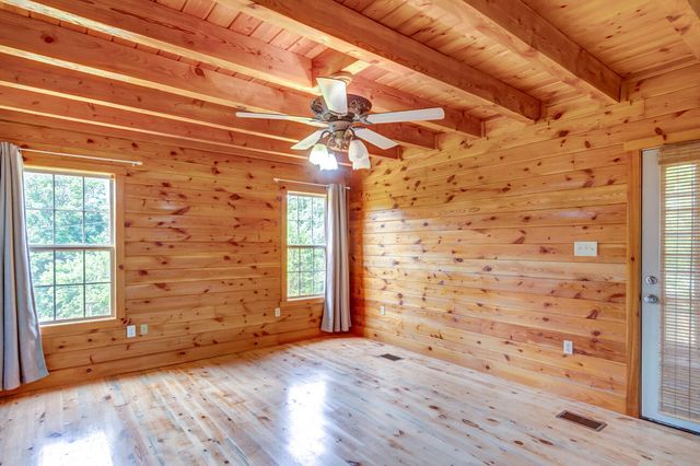 3052 Gravel Lick Branch Road, Berea, KY 40403