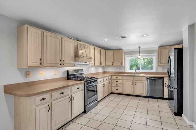 6953 LINCOLN WAY EAST WAY E, Fayetteville, PA 17222