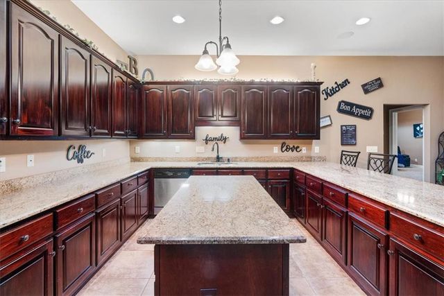 7112 Raleigh Boulevard, Mobile, AL 36695