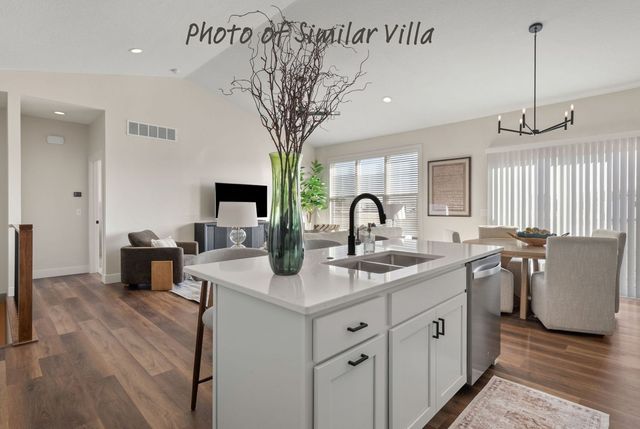 604 15TH Street N, Le Claire, IA 52753