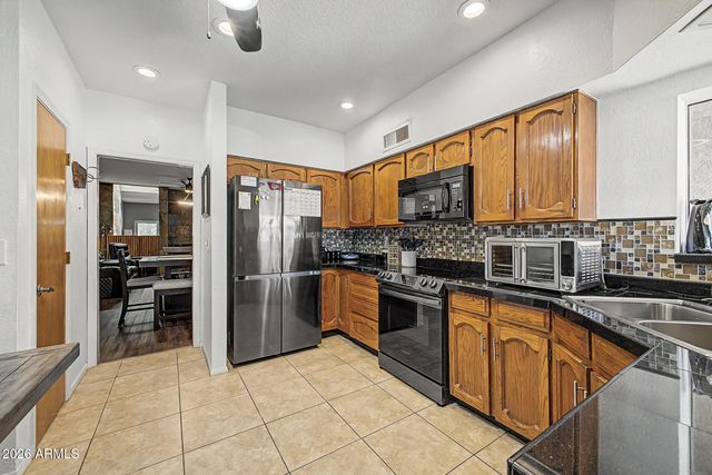 2322 S ROGERS -- 33, Mesa, AZ 85202