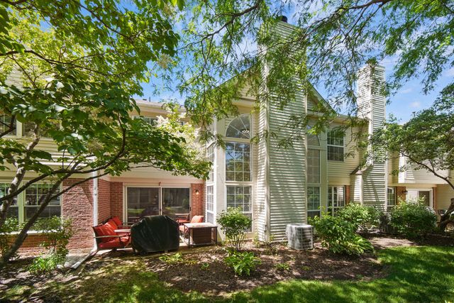 30W033 Princeton Court 30W033, Warrenville, IL 60555