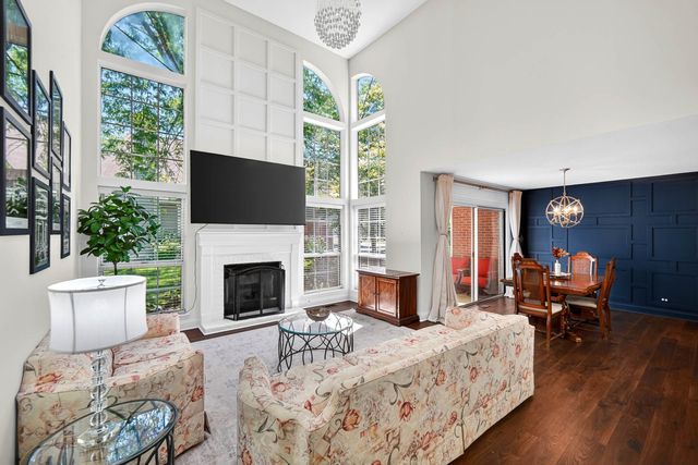 30W033 Princeton Court 30W033, Warrenville, IL 60555