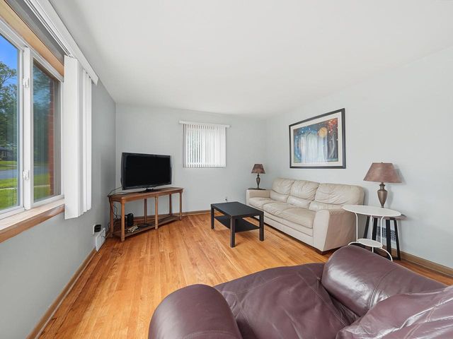 426 RUSHMORE Lane, Madison, WI 53711