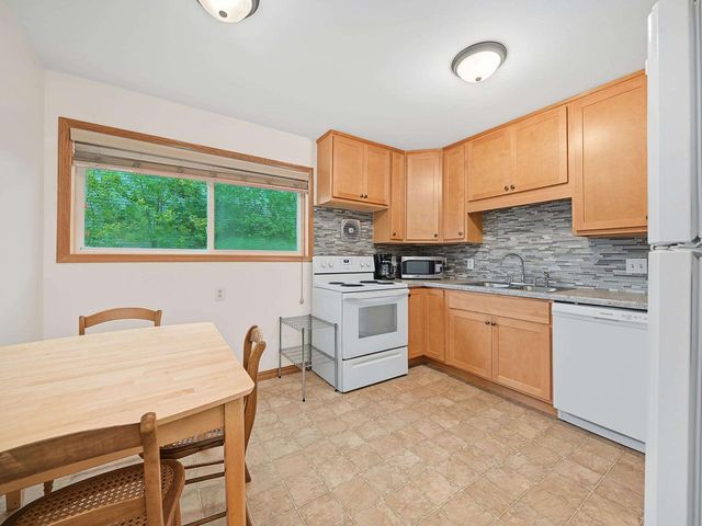426 RUSHMORE Lane, Madison, WI 53711