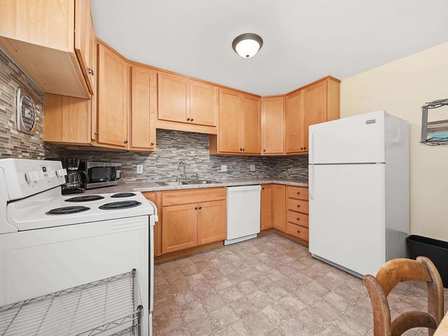 426 RUSHMORE Lane, Madison, WI 53711