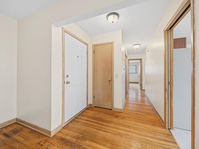 426 RUSHMORE Lane, Madison, WI 53711