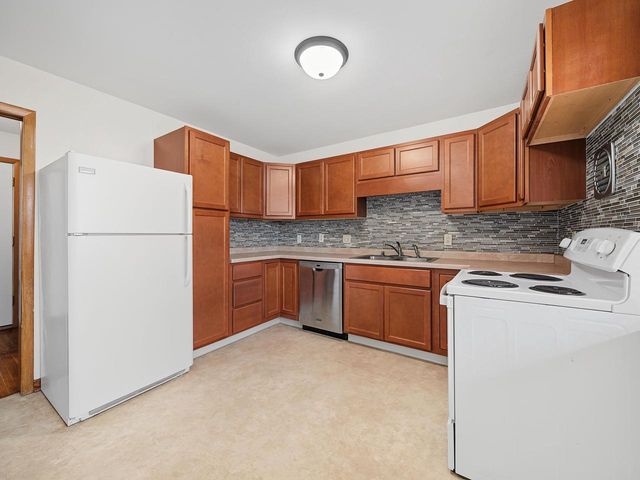426 RUSHMORE Lane, Madison, WI 53711