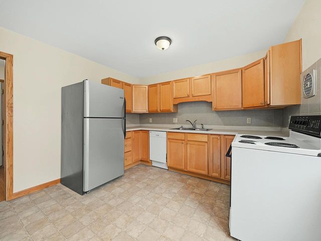 426 RUSHMORE Lane, Madison, WI 53711