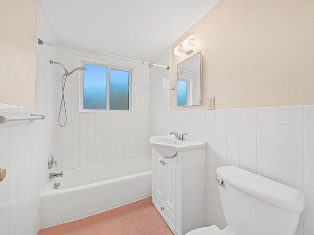 426 RUSHMORE Lane, Madison, WI 53711