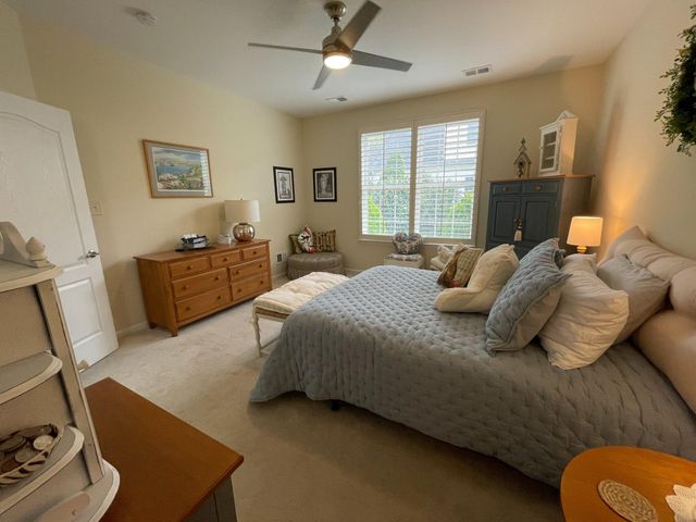 44351 OAKMONT MANOR SQ, Ashburn, VA 20147