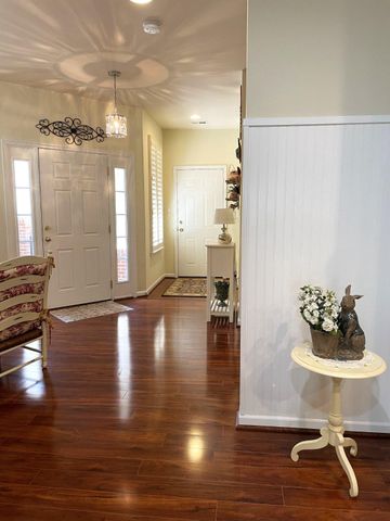 44351 OAKMONT MANOR SQ, Ashburn, VA 20147