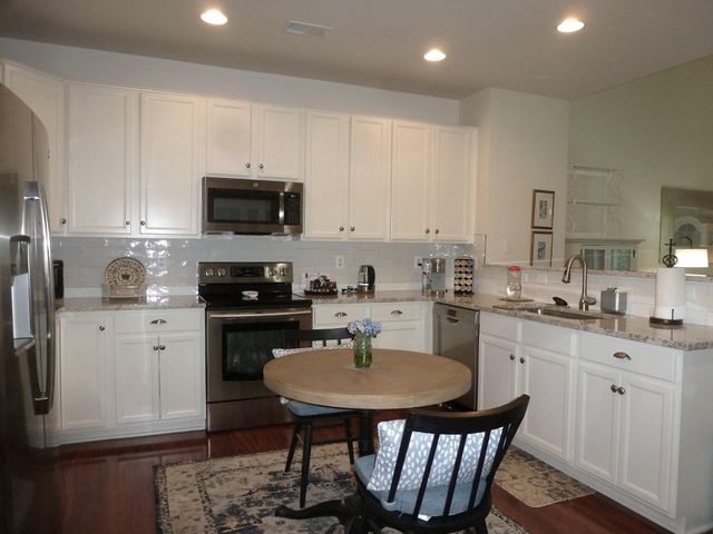44351 OAKMONT MANOR SQ, Ashburn, VA 20147