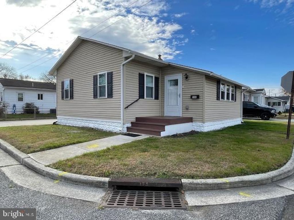 Image 24 of property listing at 346 COOLIDGE AVE, Carneys Point, NJ 08069