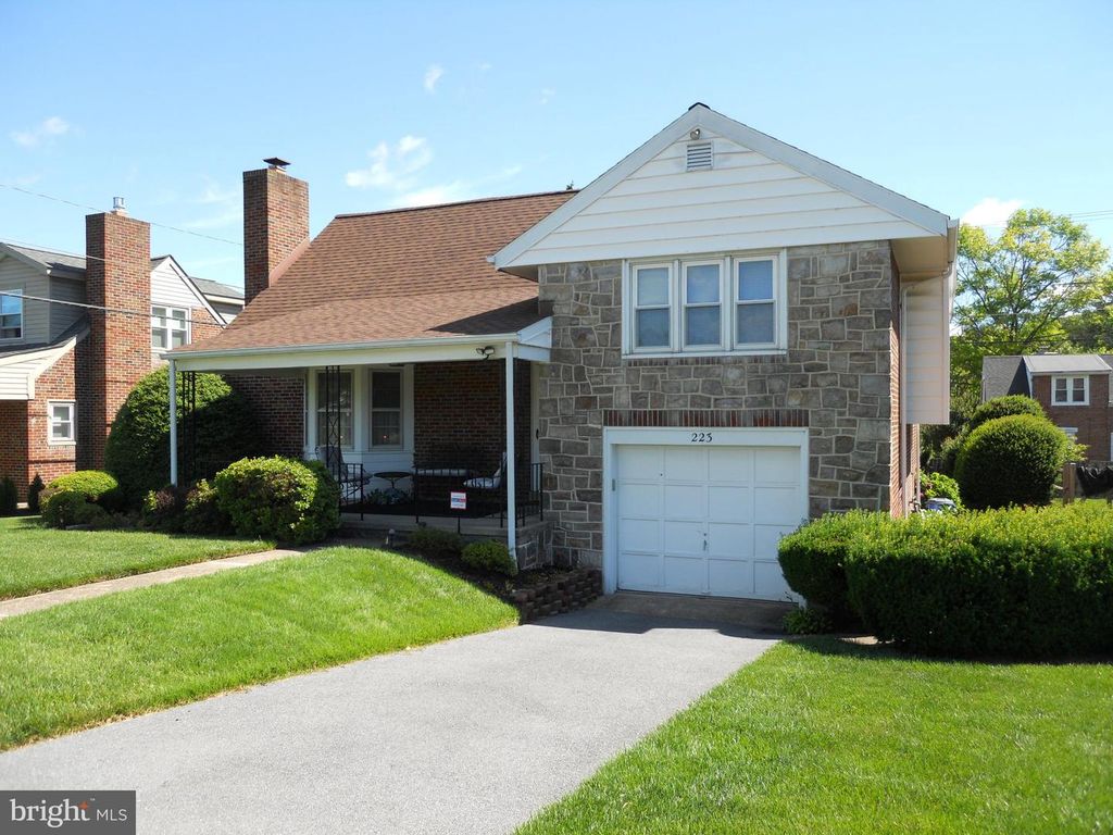 223 MAYER ST, Reading, PA 19606