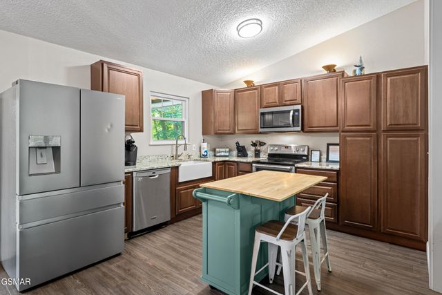240 Bob Hollow Road, Sevierville, TN 37876