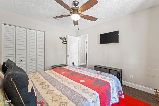 240 Bob Hollow Road, Sevierville, TN 37876