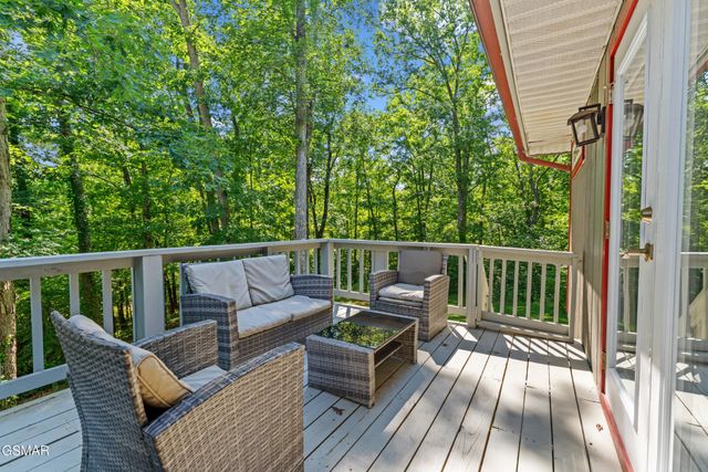 240 Bob Hollow Road, Sevierville, TN 37876
