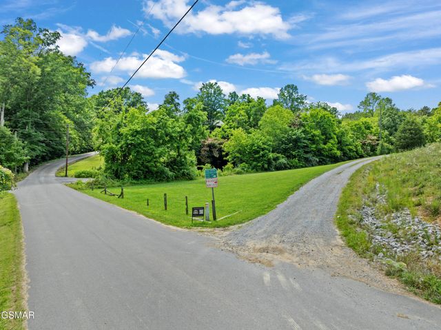 240 Bob Hollow Road, Sevierville, TN 37876