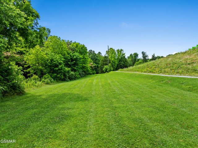 240 Bob Hollow Road, Sevierville, TN 37876
