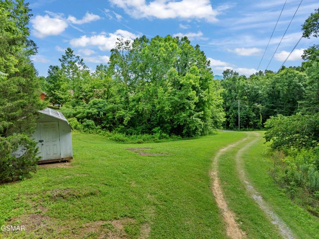 240 Bob Hollow Road, Sevierville, TN 37876