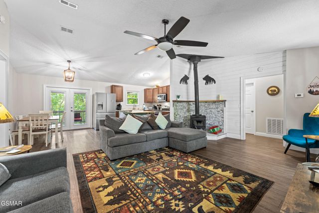 240 Bob Hollow Road, Sevierville, TN 37876