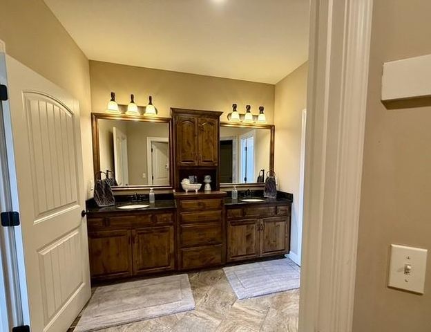 626 Liberty Road, Smithville, MO 64089