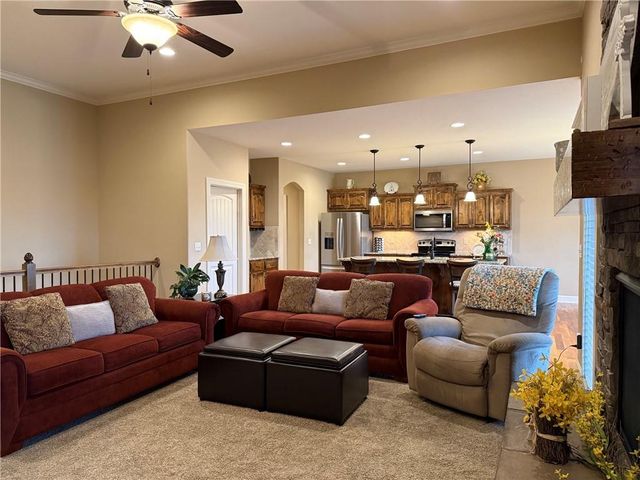 626 Liberty Road, Smithville, MO 64089