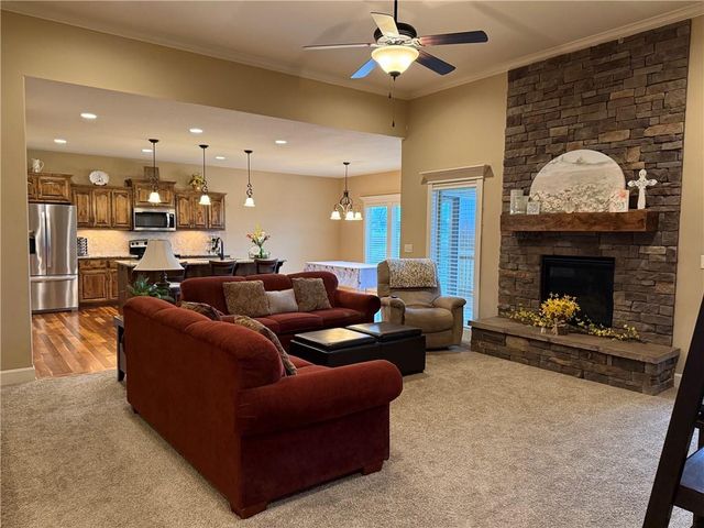 626 Liberty Road, Smithville, MO 64089